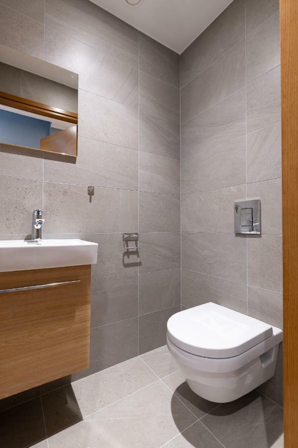 Self-Check-In 3 Bedroom Apartment With Sauna And Balconies タリン エクステリア 写真